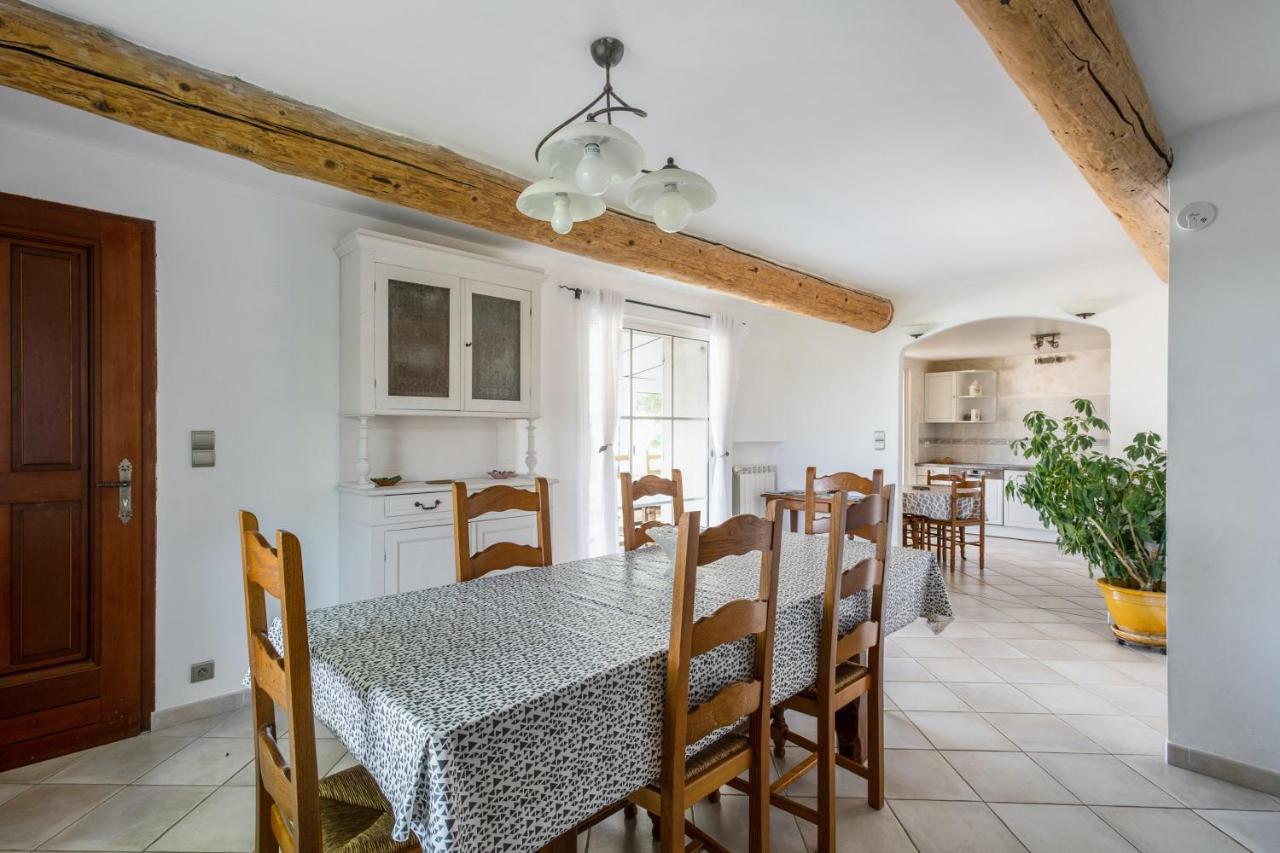 Villa Charmante A La Tour-D'Aigues Avec Piscine Privee エクステリア 写真