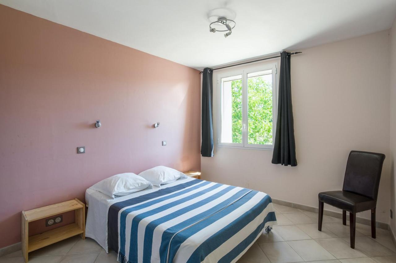 Villa Charmante A La Tour-D'Aigues Avec Piscine Privee エクステリア 写真